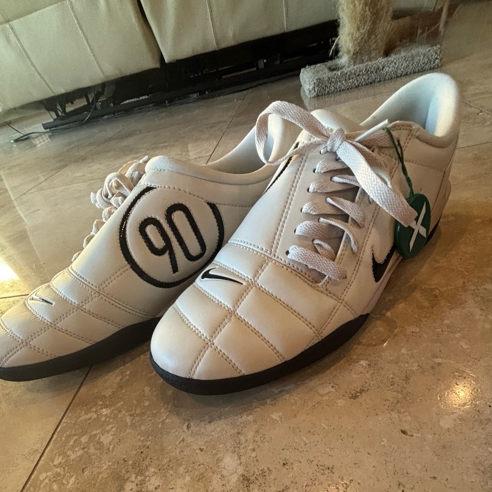 Nike Men's Total 90 (soccer inspired) Cream colored “orewood brown” Sneakers - Picture 5 of 6